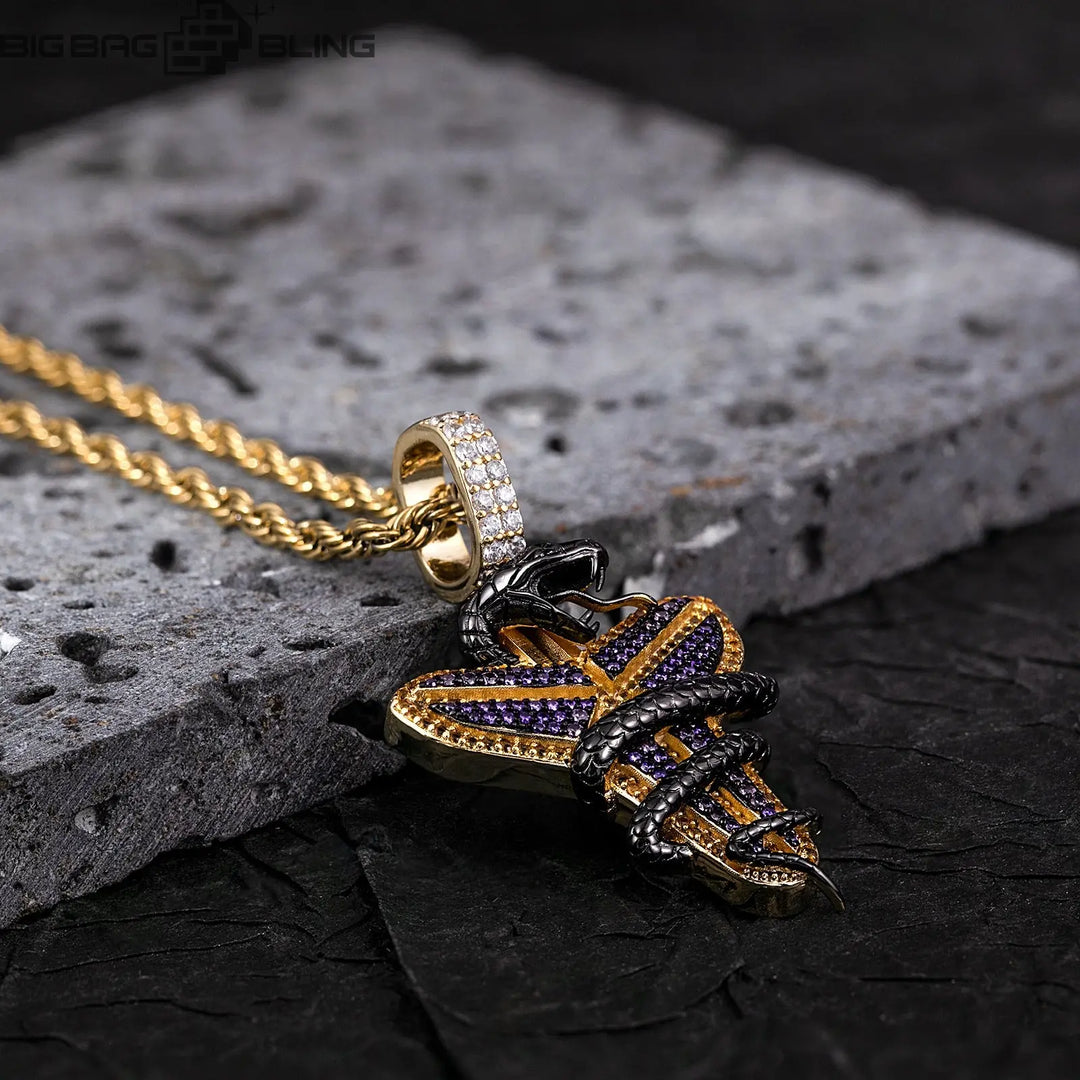 Iced Out Venomous snake Pendant BigBagBling